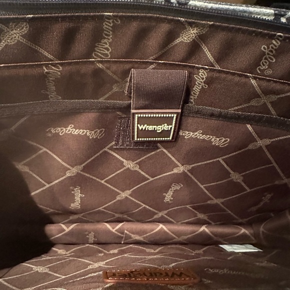 Wrangler women’s tote PRICE DROP large tribal leather - Picture 3 of 11